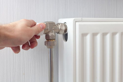 樓房更換地熱分水器費用解析 材料與人工成本明細